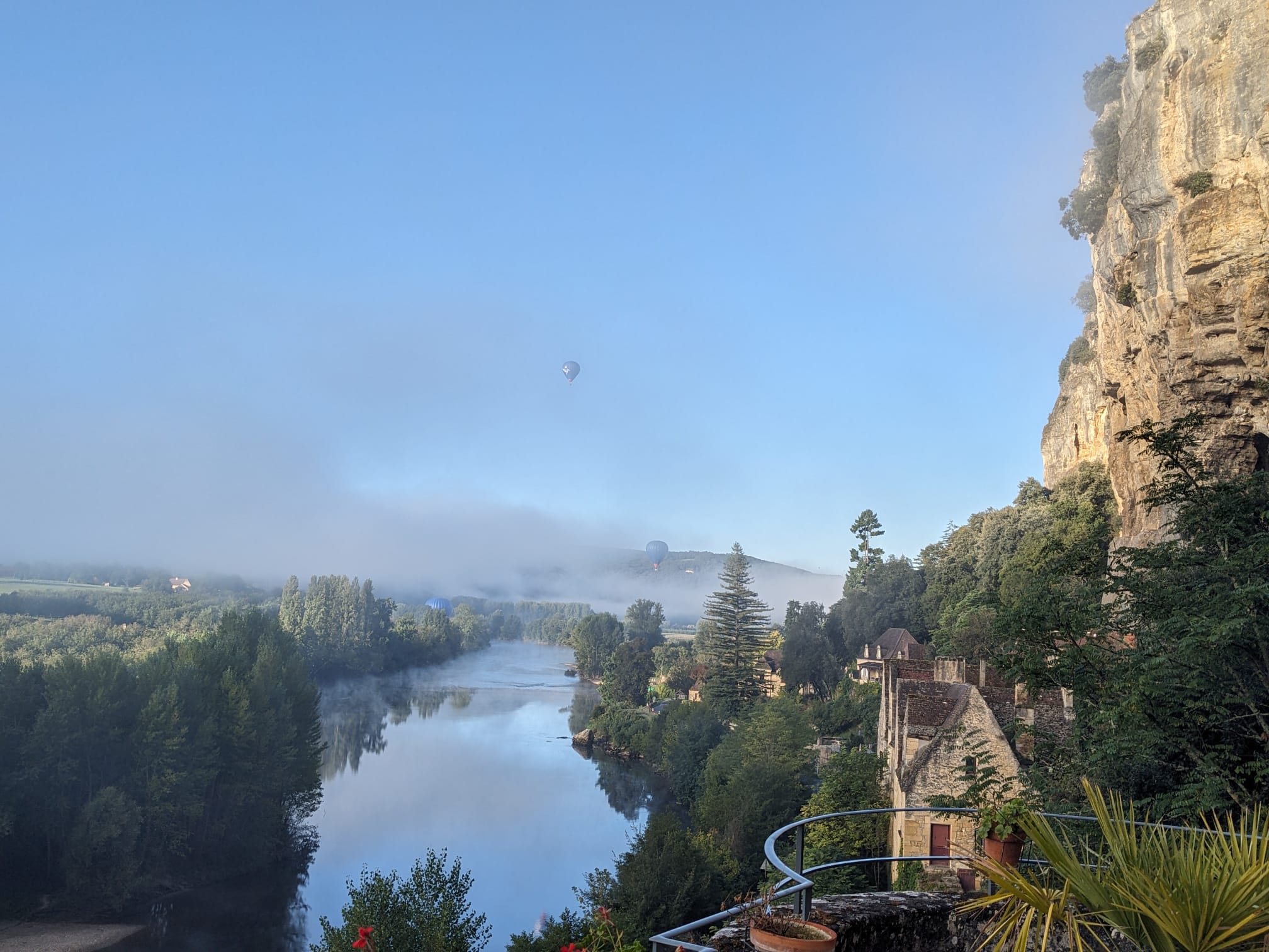 Montgolfière sur la Dordogne