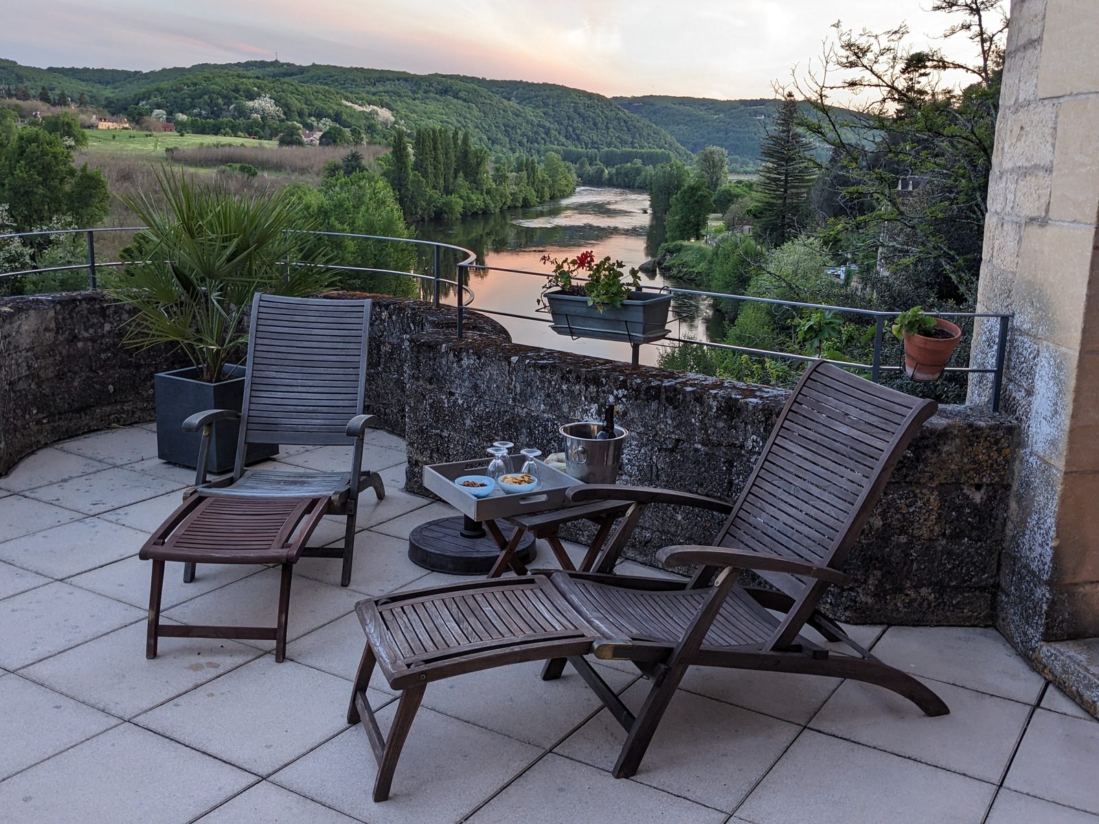Terrasse au coucher du soleil
